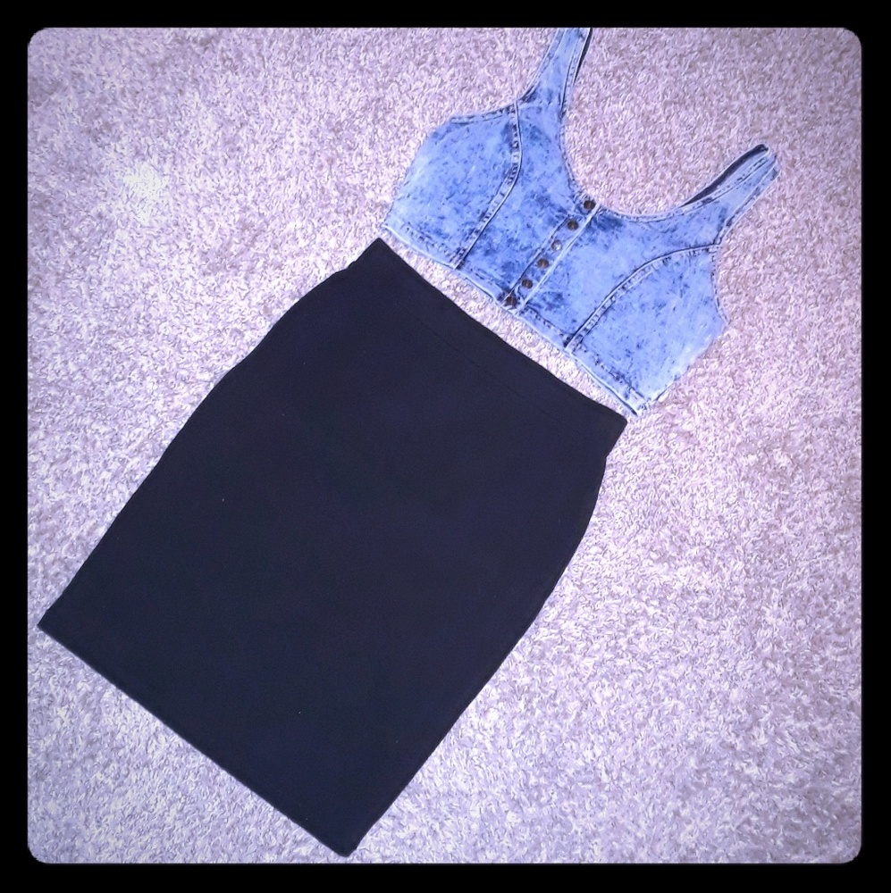 Crop top & skirt
